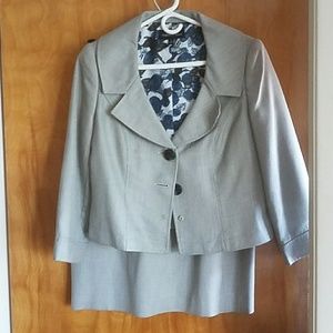 Isabel & Nina dress suit